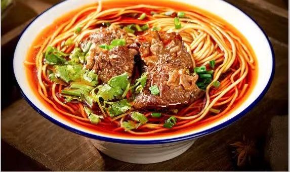 重庆牛肉面 · Chongqing beef noodles